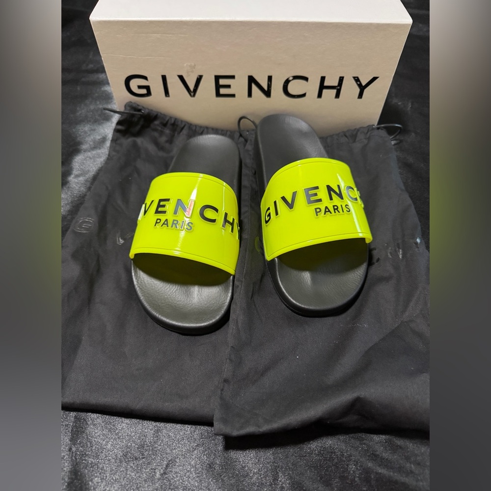 Givenchy Raised Logo Print Rubber Slides In Black/Neon Yellow Size 8 US/ 41EU